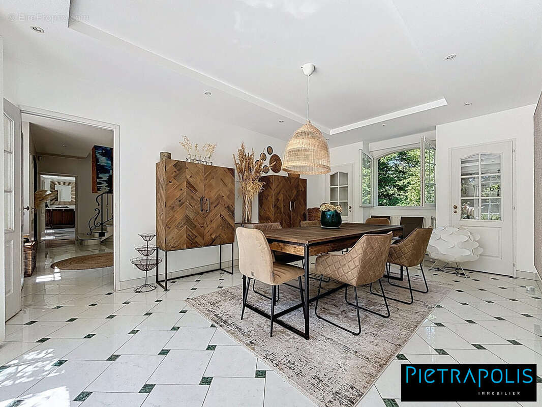 Maison à SAINT-GENIS-LAVAL