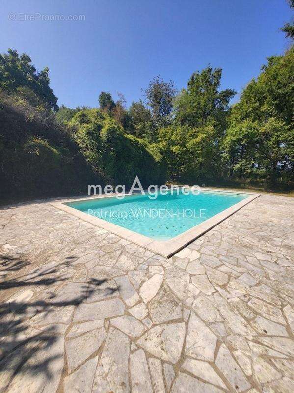 Maison de campagne avec piscine et grand terrain - photo 6