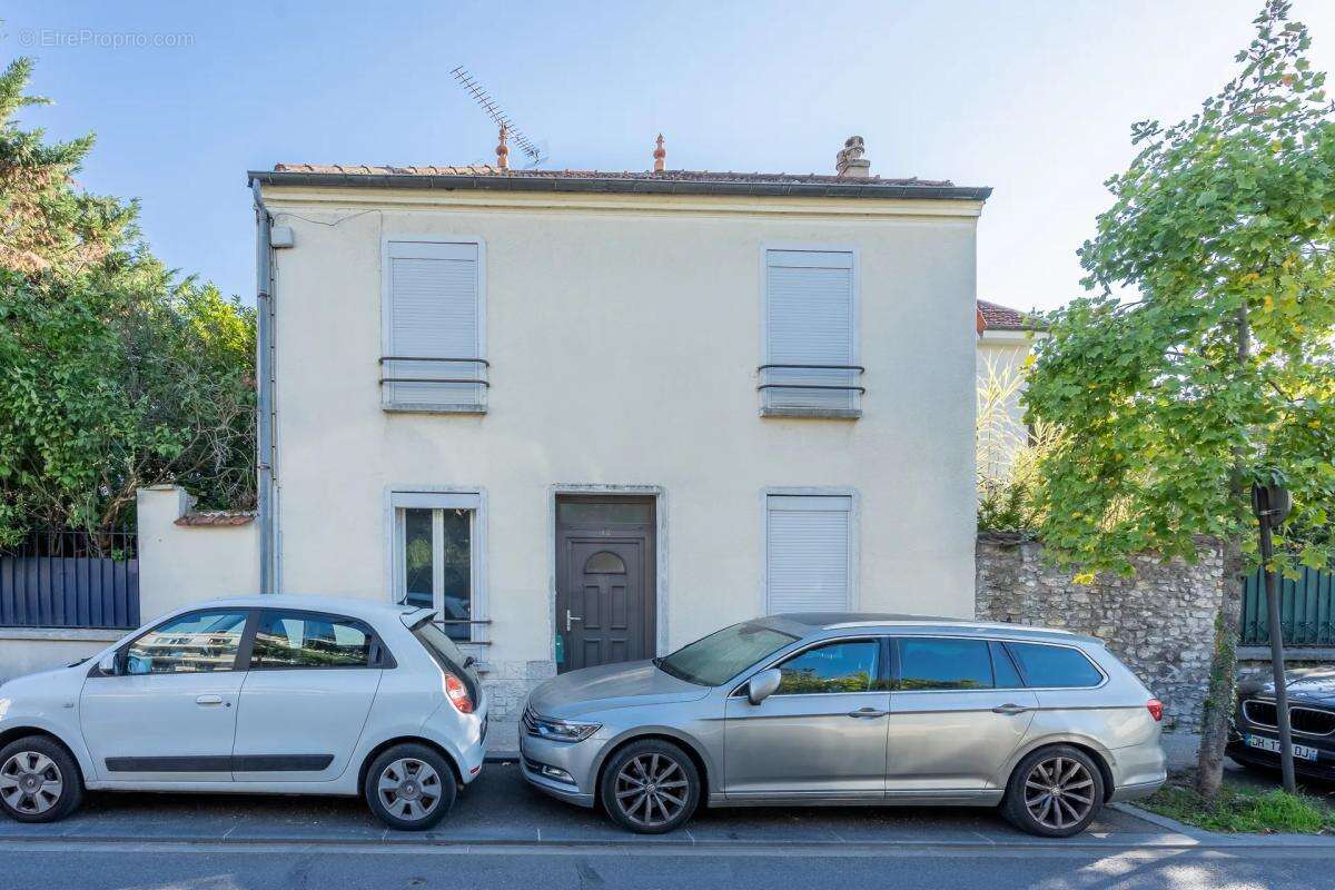Maison à LE PERREUX-SUR-MARNE