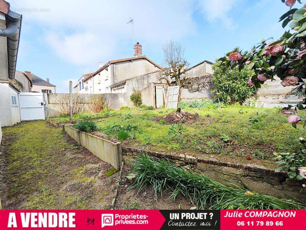 Maison à SAINT-QUENTIN-EN-MAUGES