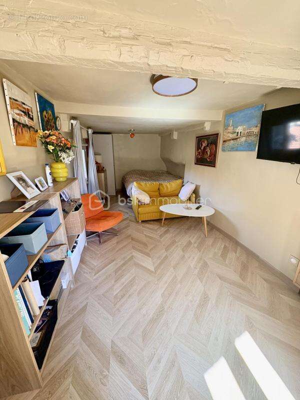 Charmant deux pièces au 1er étage d'un maison de village à ollioules - photo 4