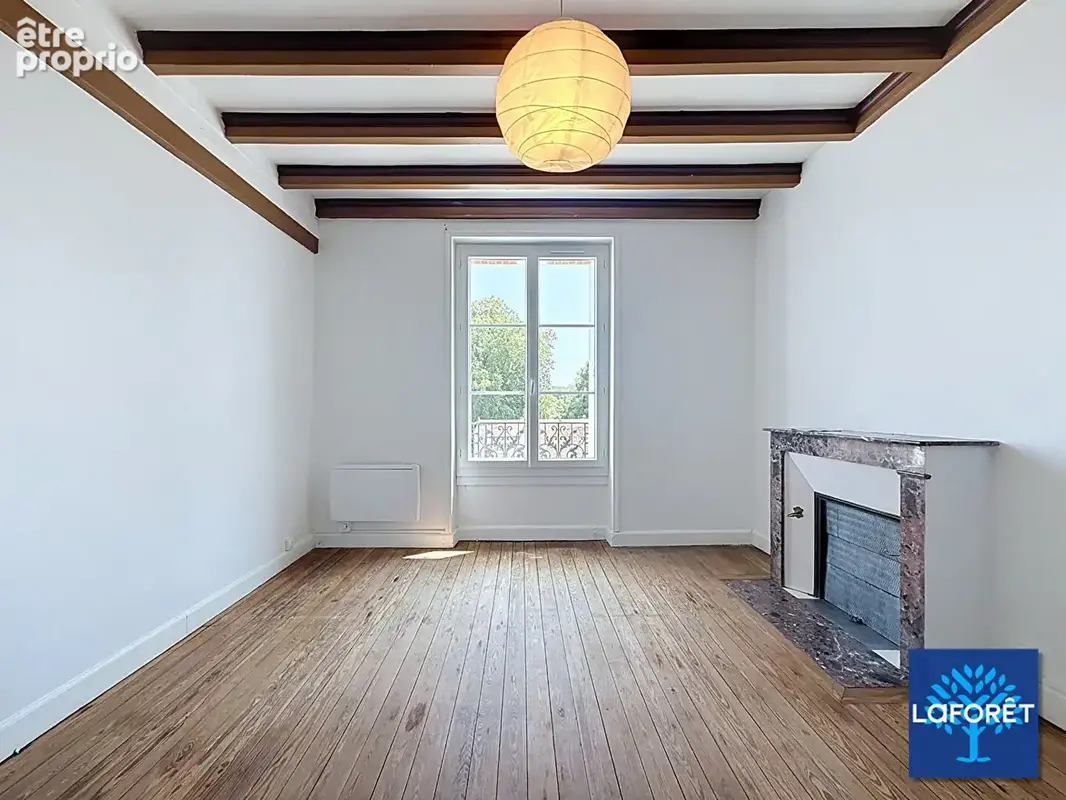 À seulement 10 minutes de Blois, laissez-vous séduire par cette maison pleine de charme. - photo 3