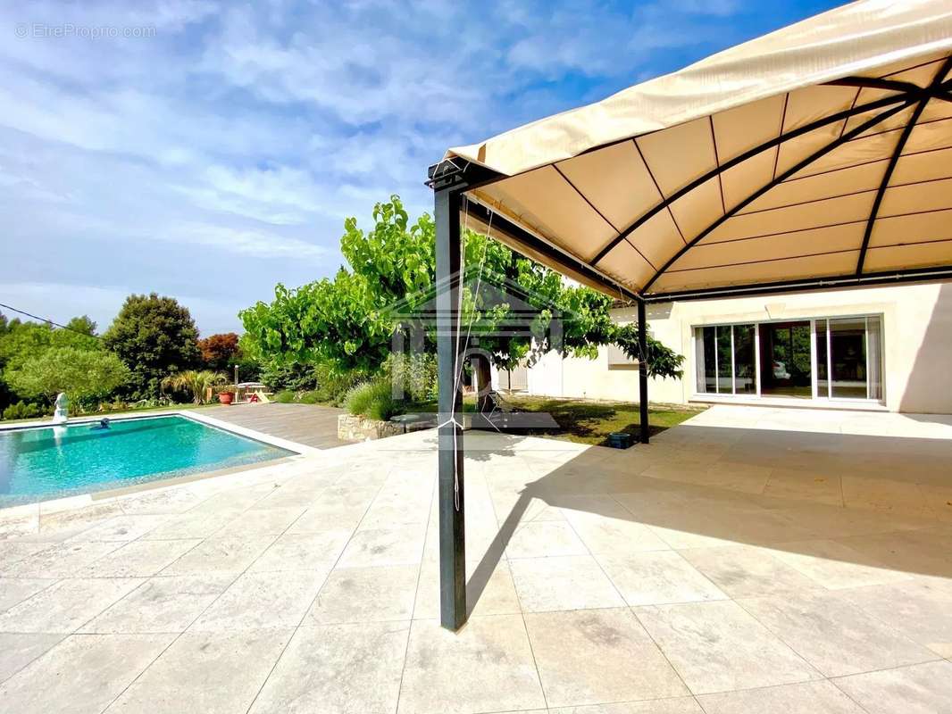 Maison à MONTAUROUX