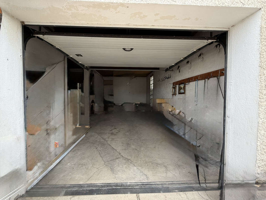 Maison à CREUZIER-LE-VIEUX