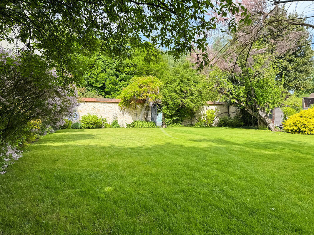 Maison avec 5 chambres, grand jardin et garage - photo 9