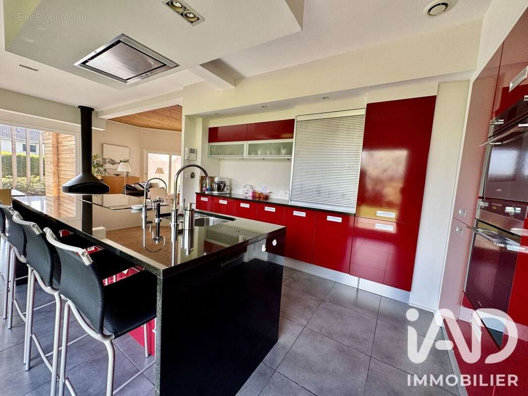 Maison 199 m² à La Bassee  - photo 4