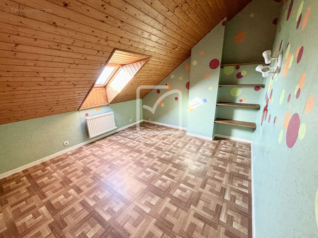 Maison à DAMPNIAT