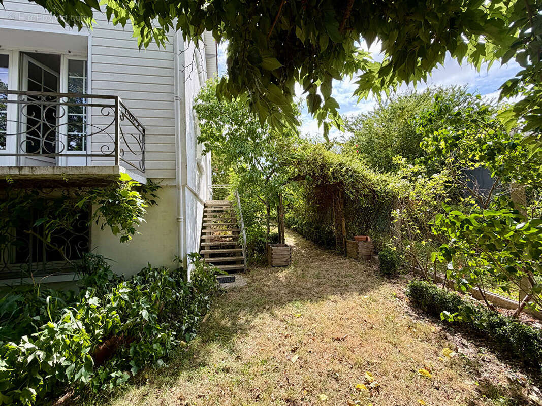 Maison à SAINTES
