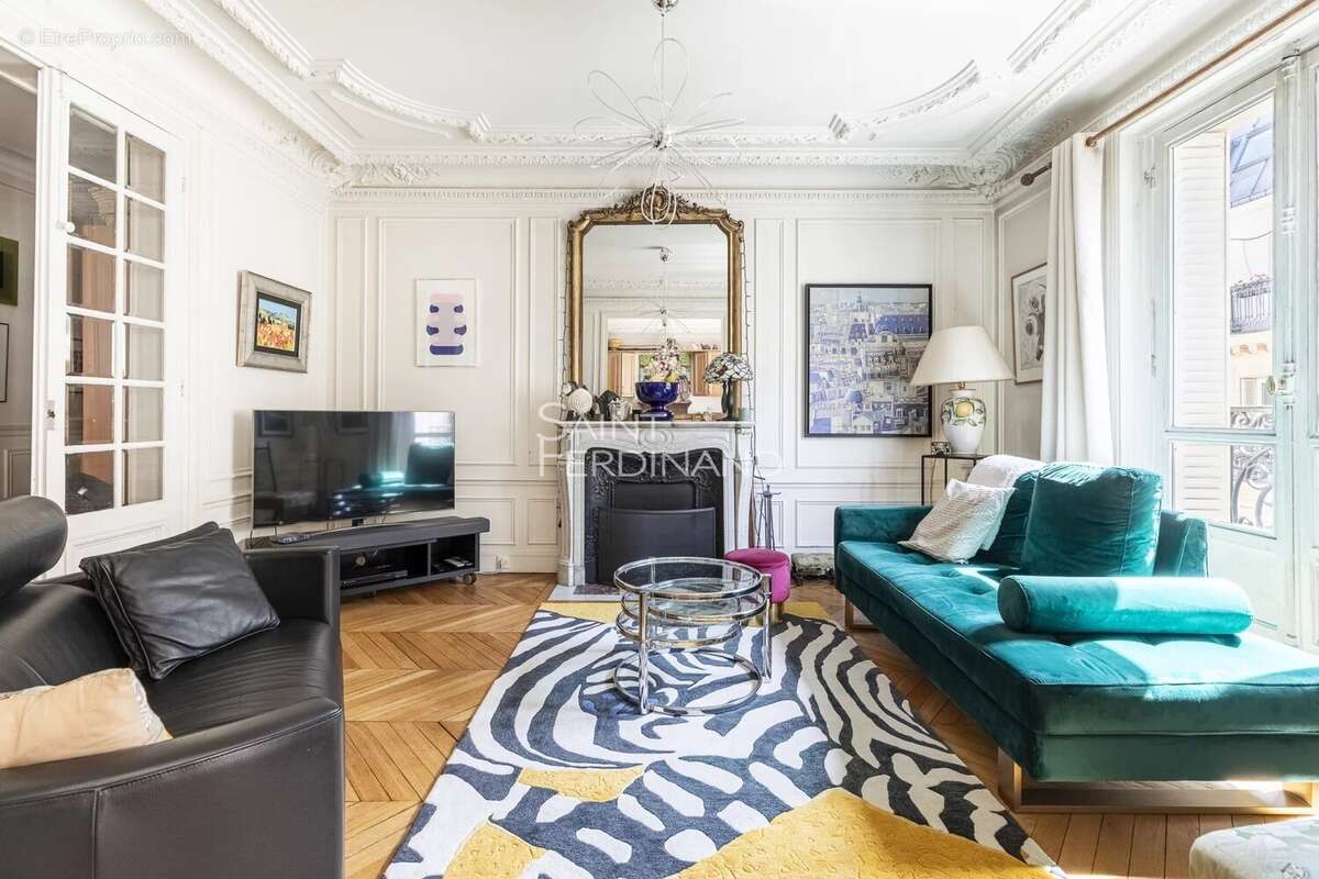 Appartement à PARIS-18E