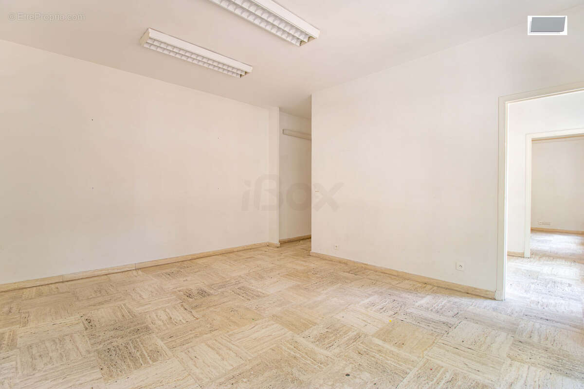 Toulon sainte anne - bureaux de 51m2 - photo 3