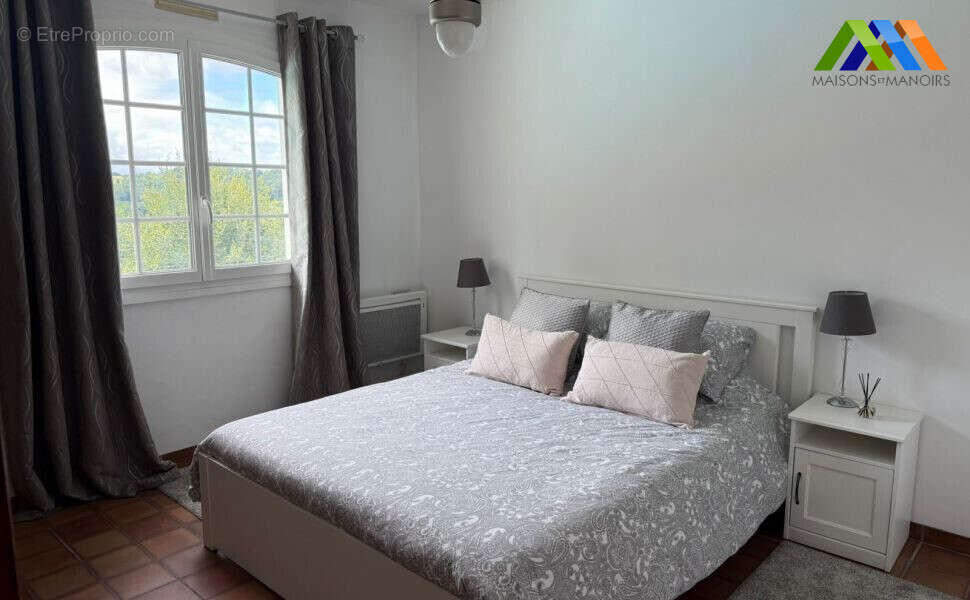 Maison 160 m² à Lucq-De-Bearn  - photo 7