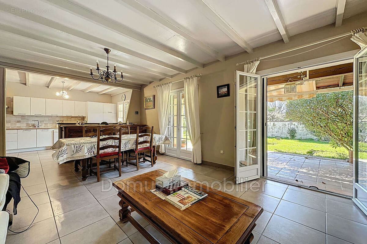 Maison à MORIERES-LES-AVIGNON