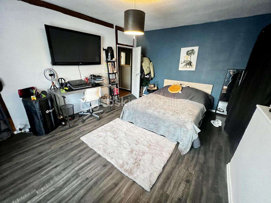 Maison à CRECY-LA-CHAPELLE