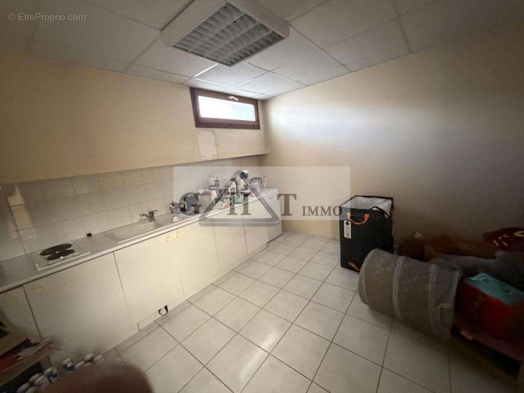Local commercial 404 m² a vendre saint maur des fosses - photo 4