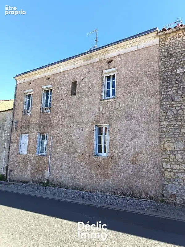 Saint Sulpice d' Arnoult Maison en Pierres avec Dépendances sur Parcelle de 425 m2 - photo 2