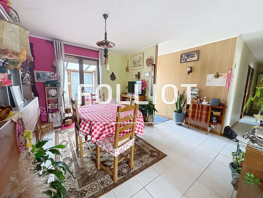 Maison à DONVILLE-LES-BAINS