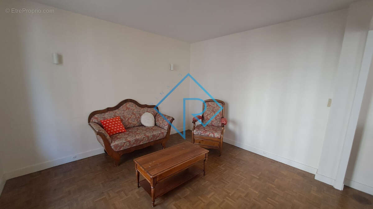 Appartement à PARIS-20E
