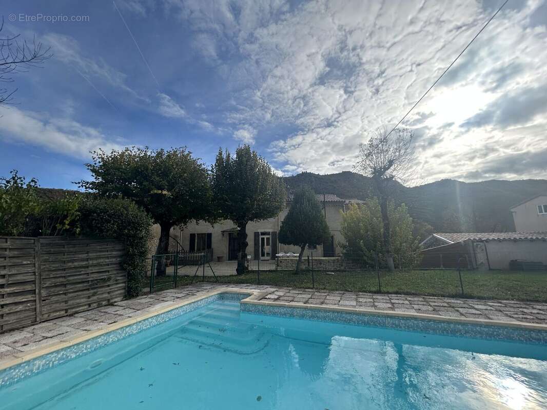 Maison à SAINT-JULIEN-EN-SAINT-ALBAN