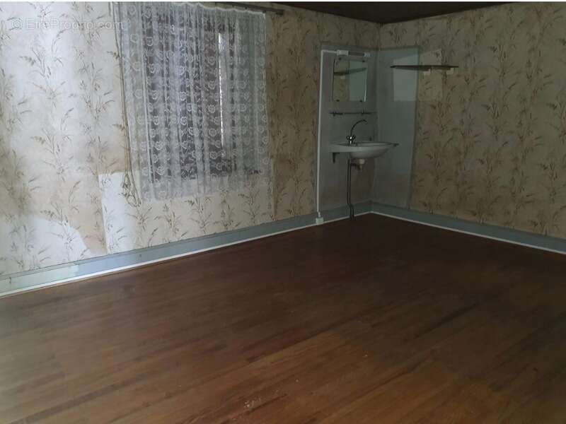 Maison T5 à vendre VITTEL (88) avec petit garage, cave et terrain - photo 11