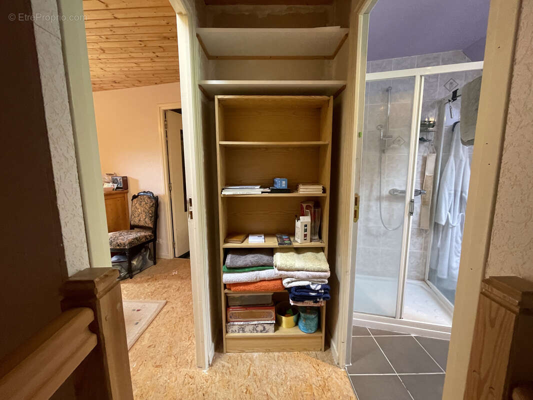 Appartement à ROCHEFORT-MONTAGNE