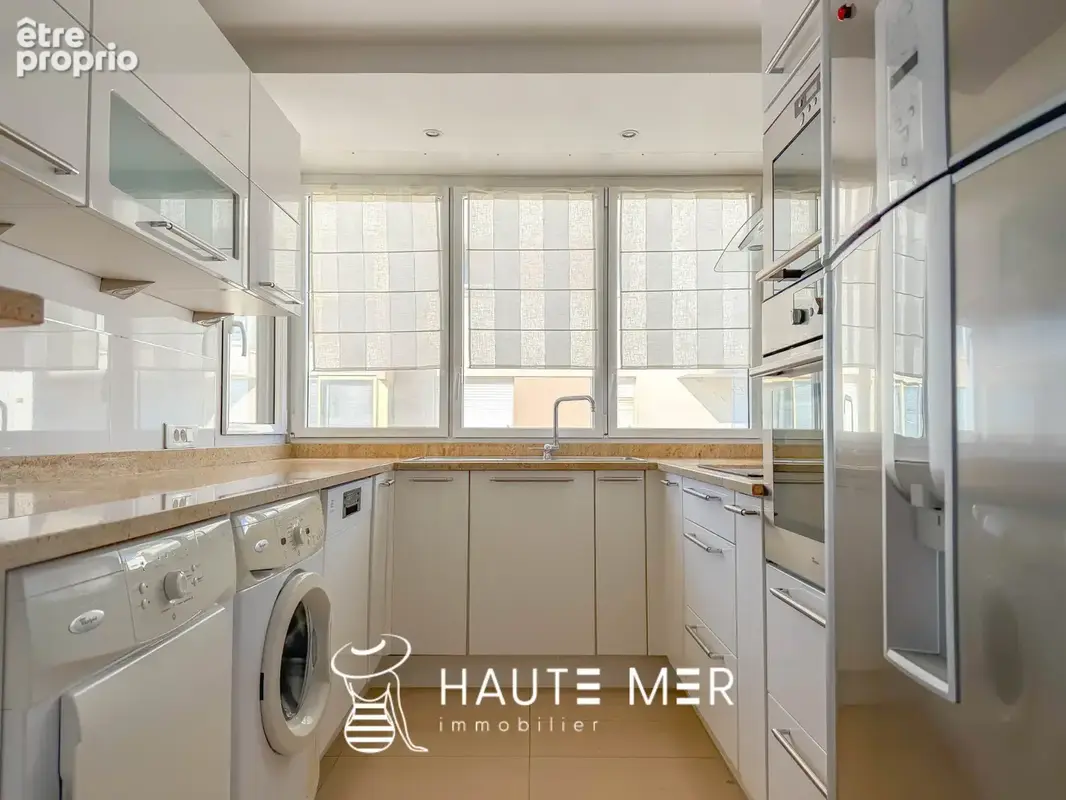 CORAUX - Large vue sur mer pour cet appartement T3 - photo 3