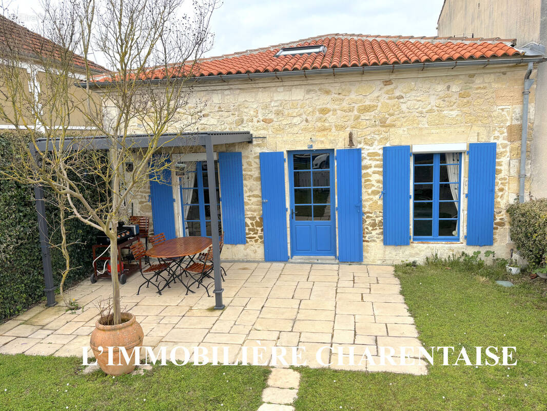 Maison à MORTAGNE-SUR-GIRONDE