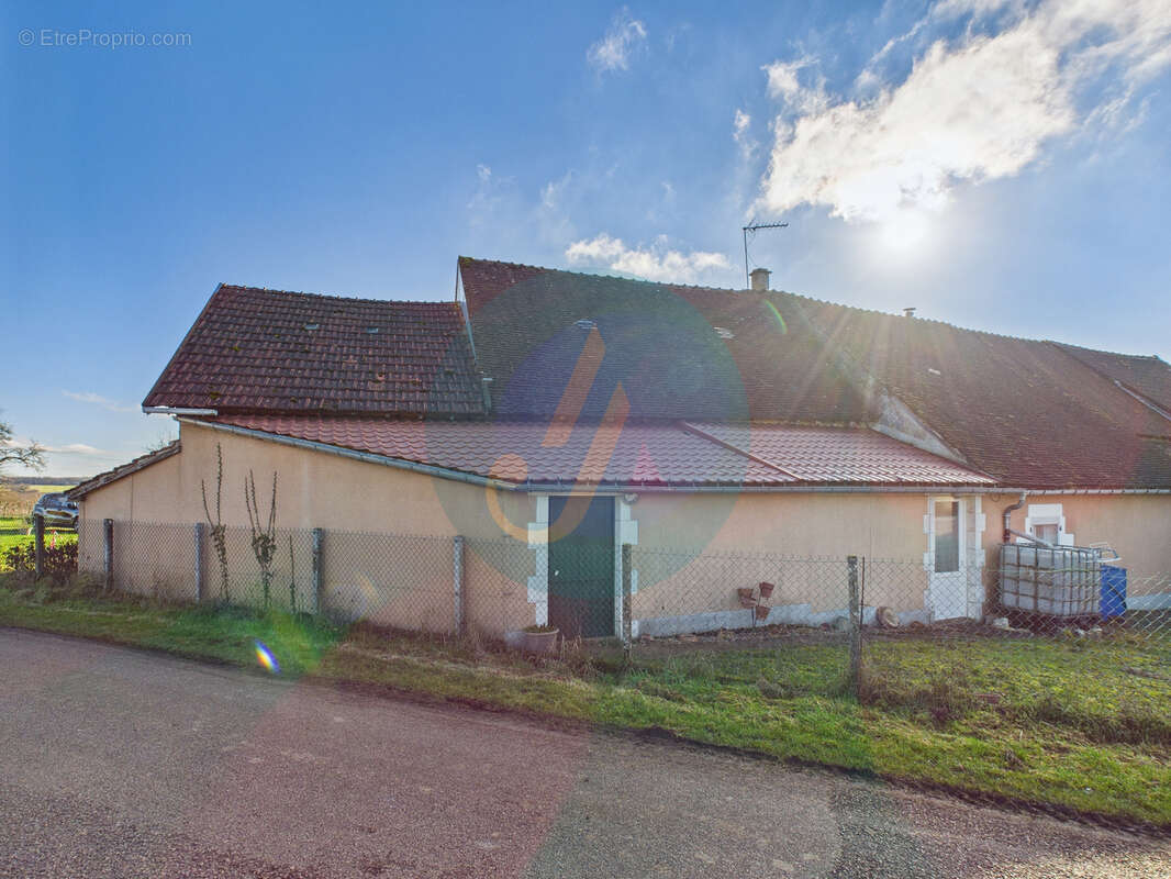 Maison à COSNE-COURS-SUR-LOIRE
