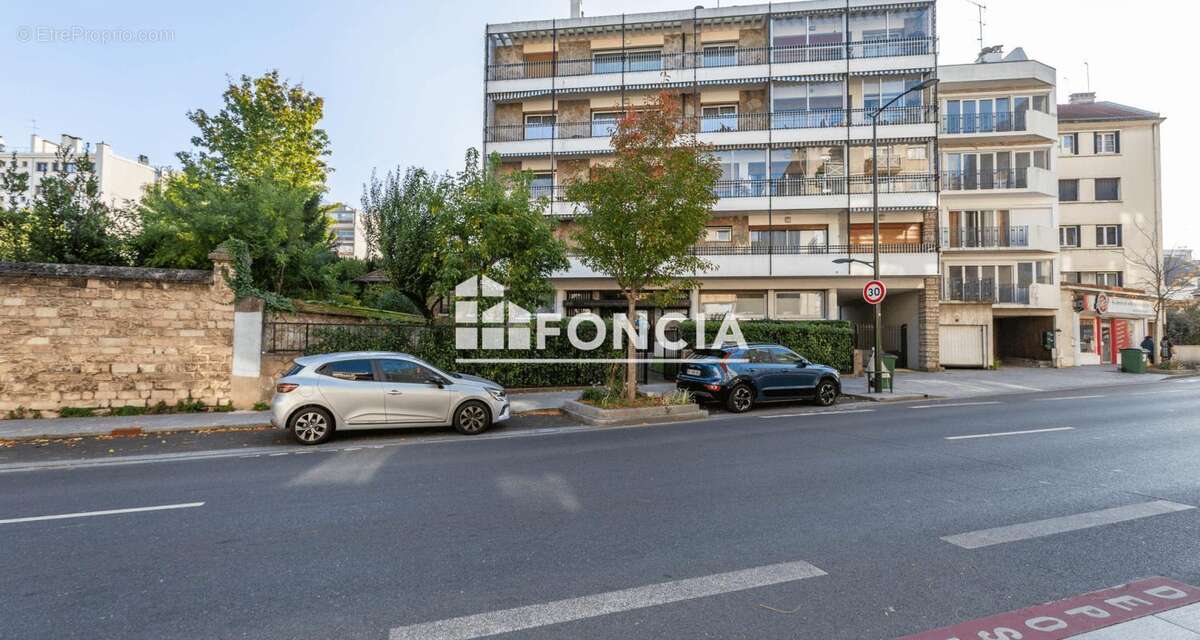 Appartement à BOURG-LA-REINE