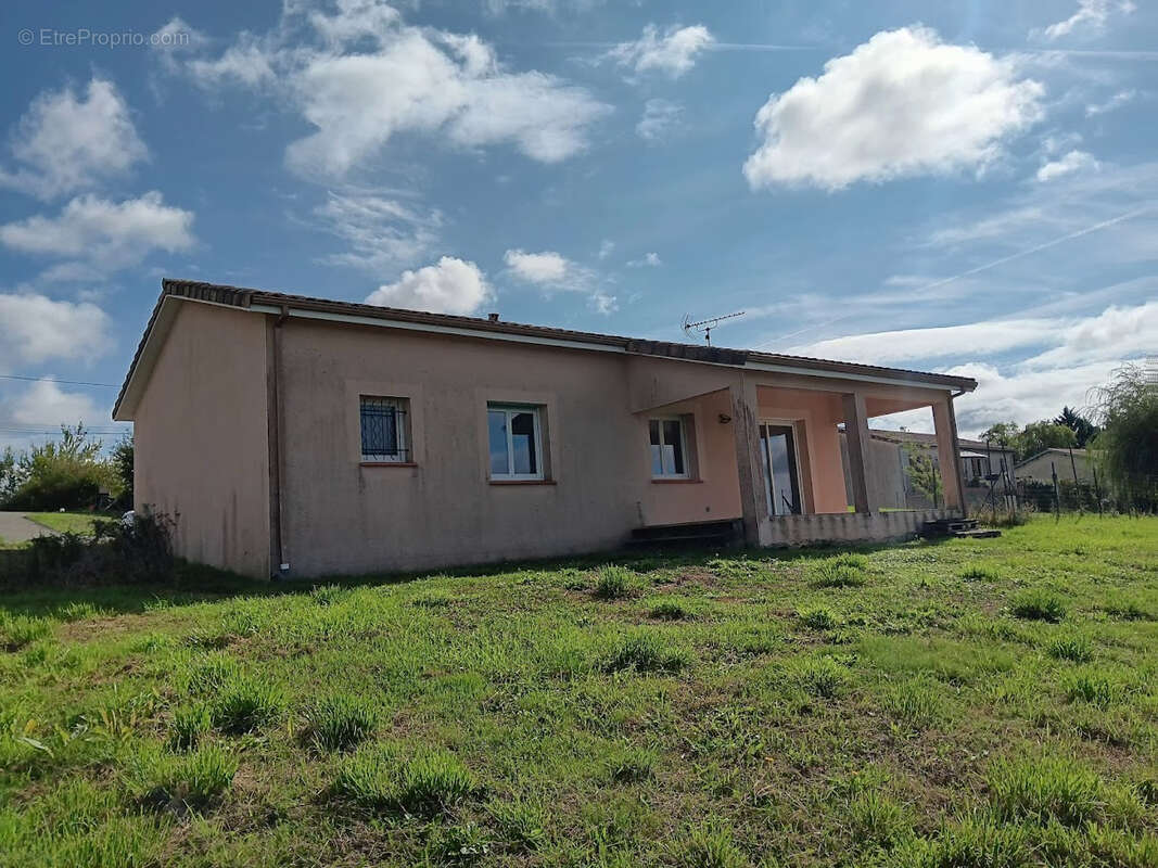 Maison à LA SALVETAT-BELMONTET