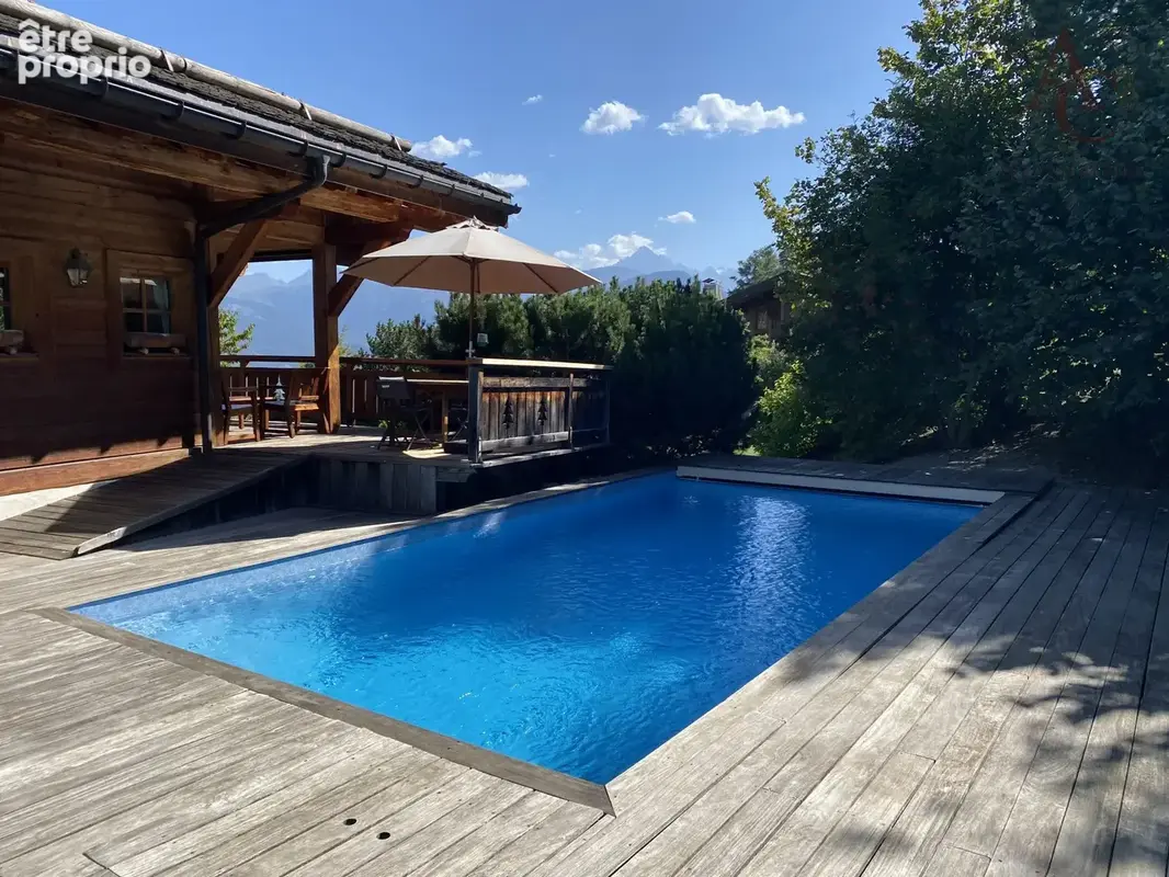 PISCINE CHAUFFEE / HEATED SWIMMING OOL