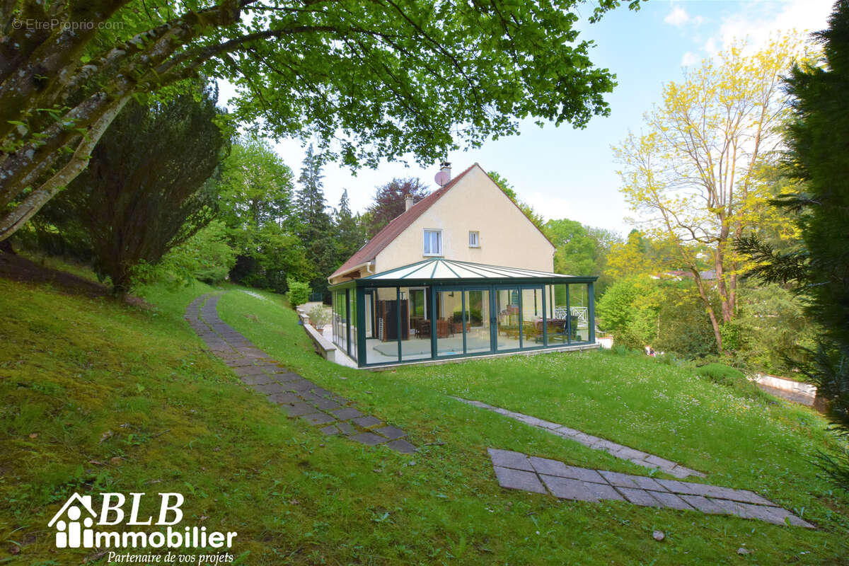 Maison à LEVIS-SAINT-NOM