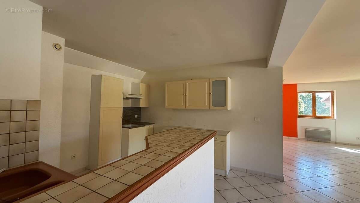 Appartement à LA MURETTE