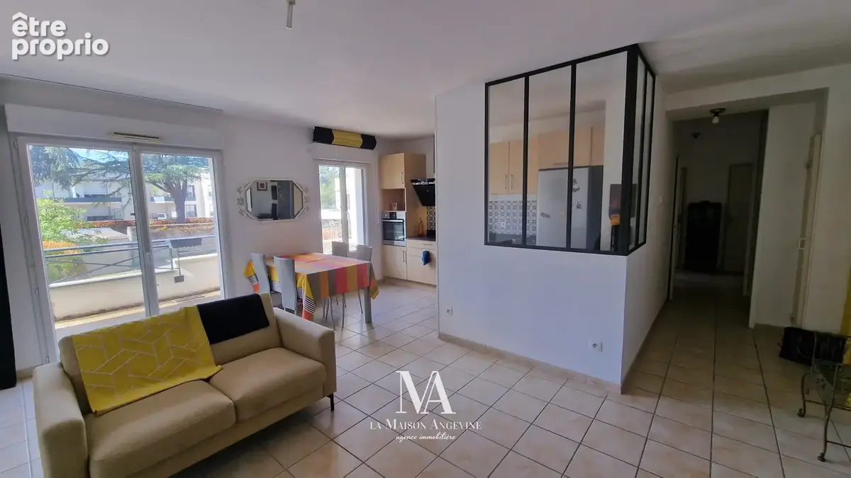 Appartement à AVRILLE