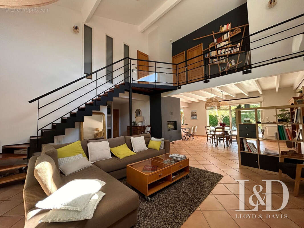 Maison à SAINT-JEAN-D&#039;ILLAC