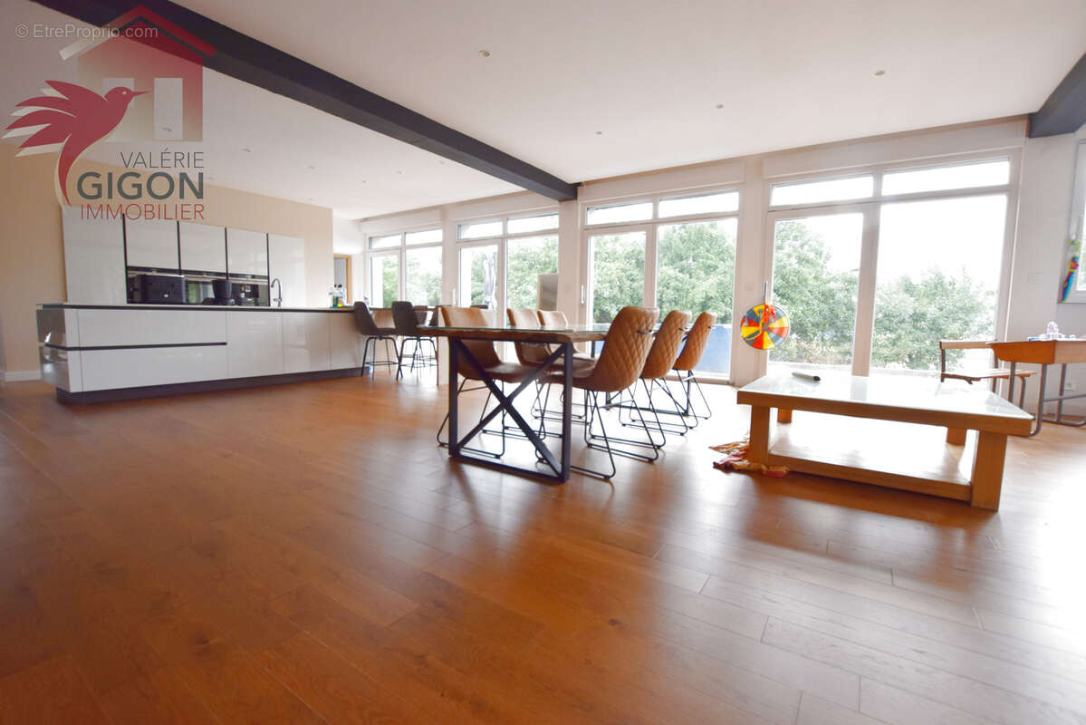 LOFT de 224 m2 lumineux et fonctionnel de 2020 avec 4 garages et grande surface de stockage - photo 8