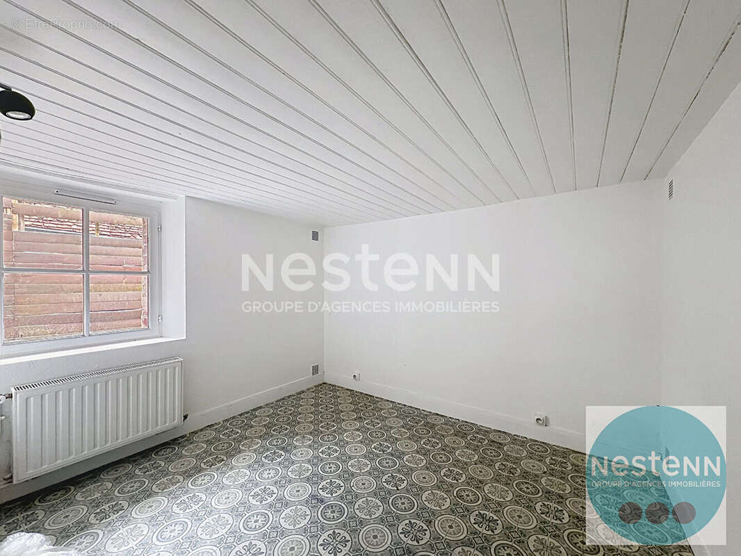Maison à vendre à Cheverny - 2 chambres, terrain de 392 m², dépendances, centre-bourg - photo 4