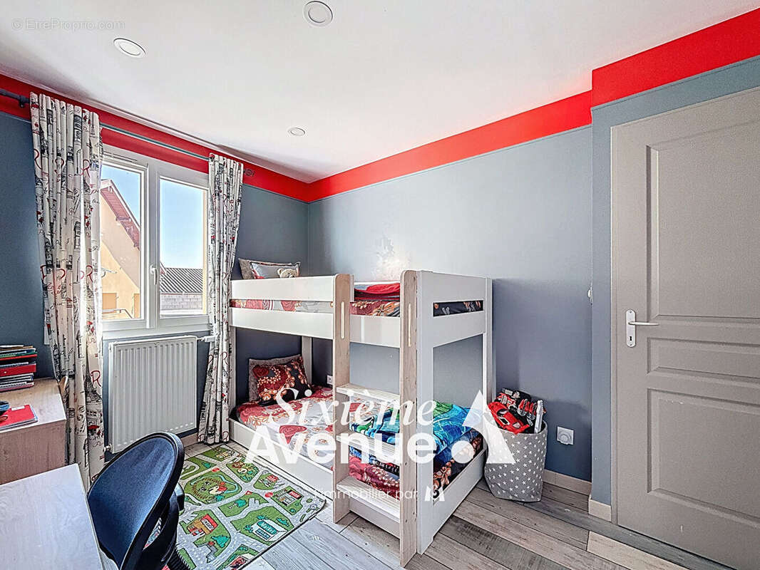 Maison Vaulx En Velin 4 pièce(s) 80.45 m2 - photo 6
