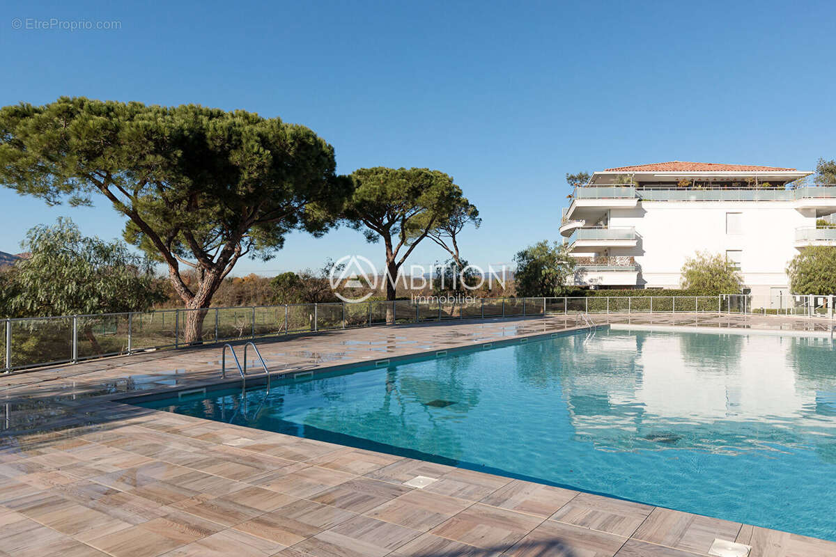 Appartement à PUGET-SUR-ARGENS