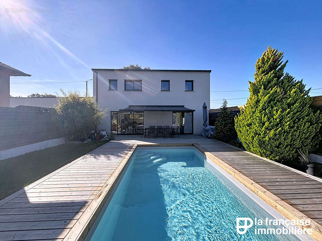 Maison à VERN-SUR-SEICHE