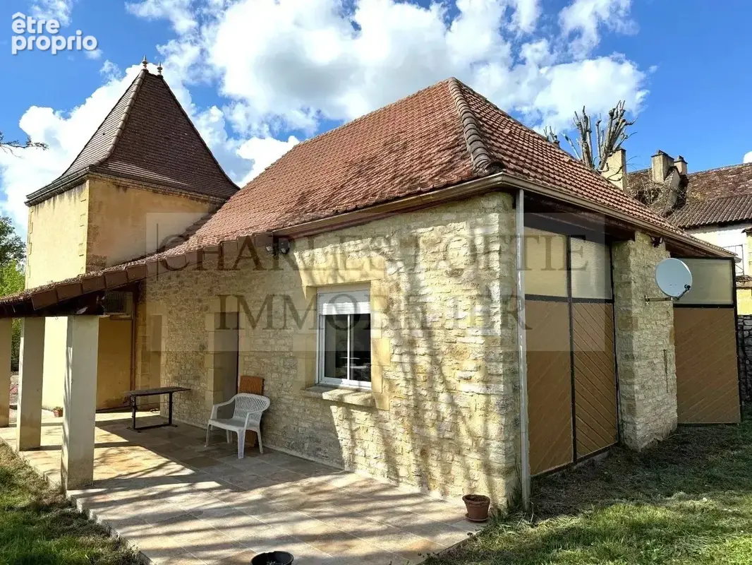 Belle maison de caractère en pierre dans un village de Bouriane - photo 4