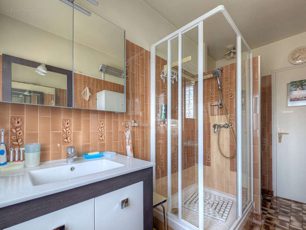Appartement La Garenne Colombes 2 pièce(s) 44.44 m2 - photo 5