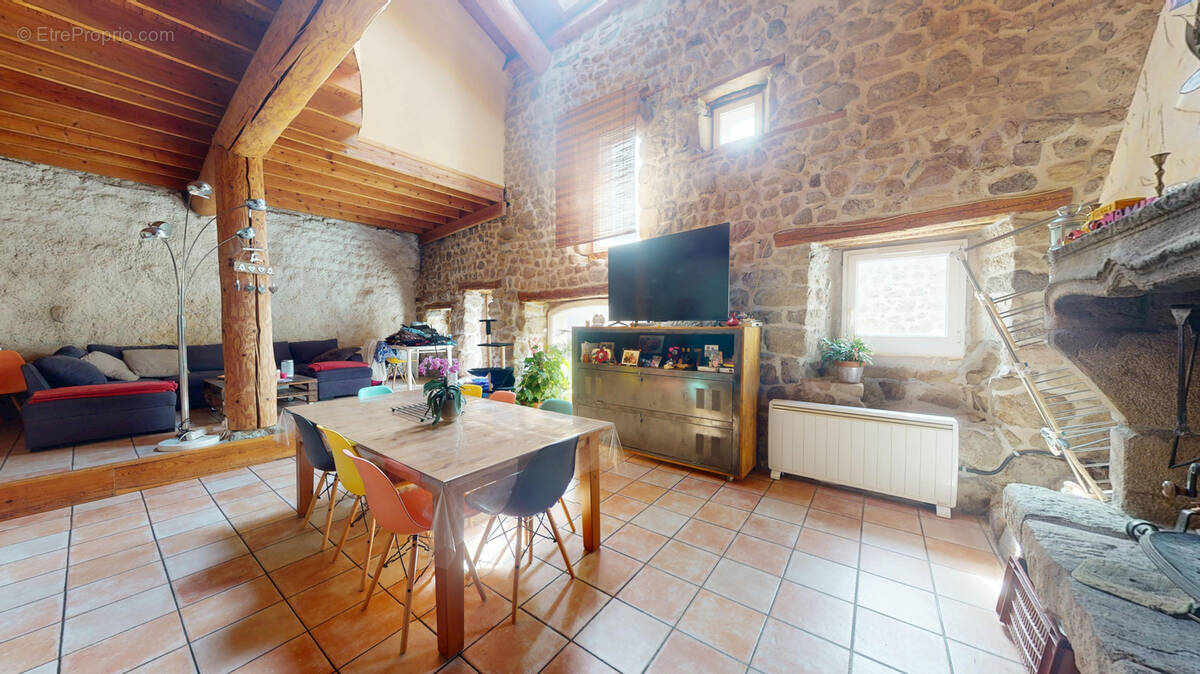 Maison à BAS-EN-BASSET