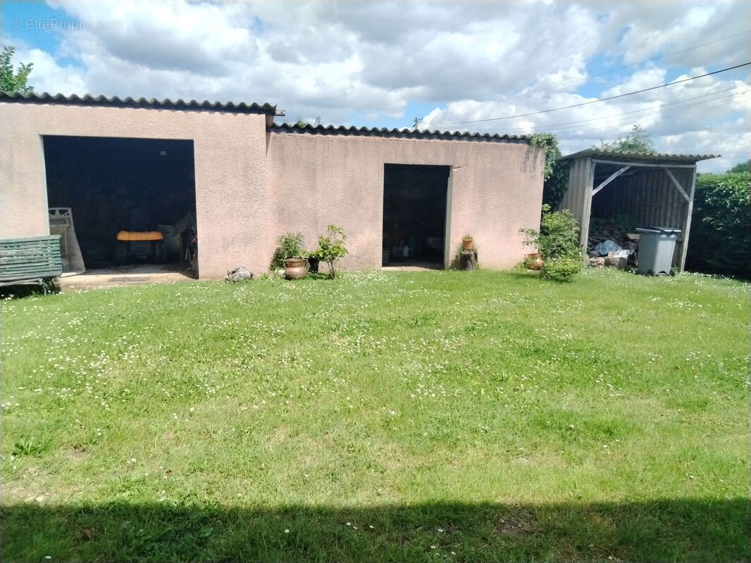 Maison à SAINT-MARTIAL-D&#039;ARTENSET