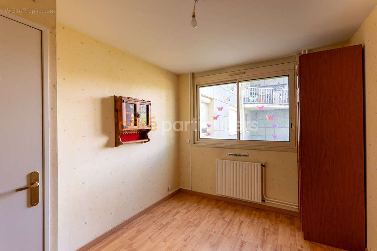 La roche-sur-yon -- rivoli -- appartement t4 -- 3 chambres -- 79 m2 -- loggia -- parking -- cave - photo 9