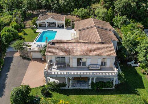 Maison à VALLAURIS