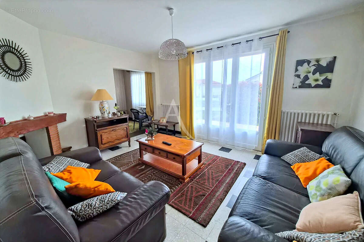 Maison à VILLENEUVE-DE-MARSAN