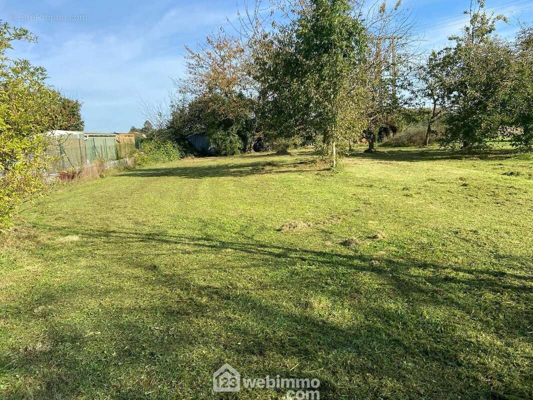 Venez rapidement le découvrir - Terrain à MESBRECOURT-RICHECOURT