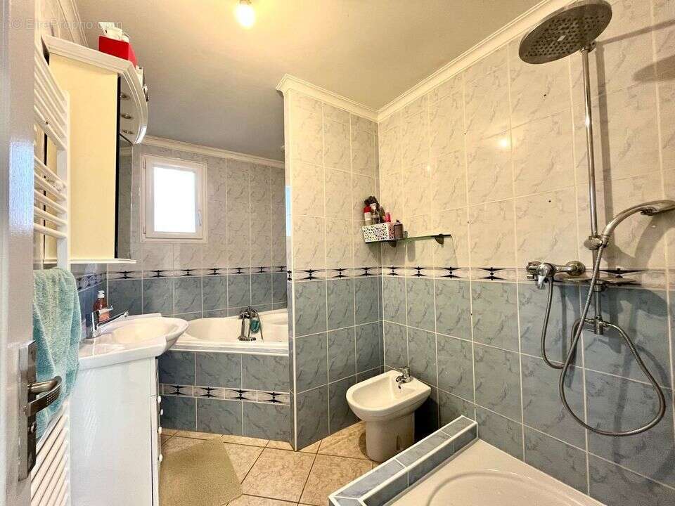 Appartement à VETRAZ-MONTHOUX