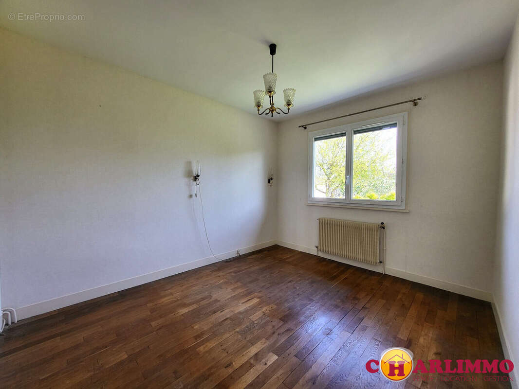 Maison à SAINT-JUNIEN