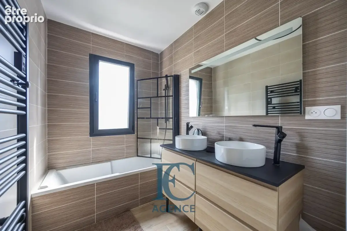 Maison contemporaine de 129 m2 à proximité de la plage de la Coudoulière - photo 7